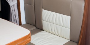 Banquette cuir bicolore