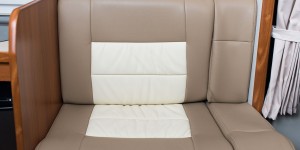Banquette cuir bicolore