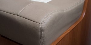 Détail sellerie bicolore