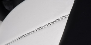 Détail de couture sellerie bicolore